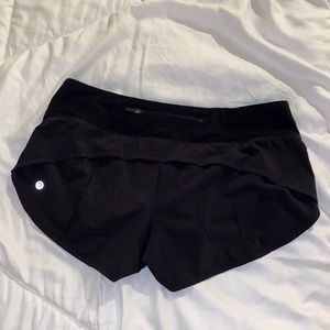 Lulu Lemon Speed Up Short 2.5”